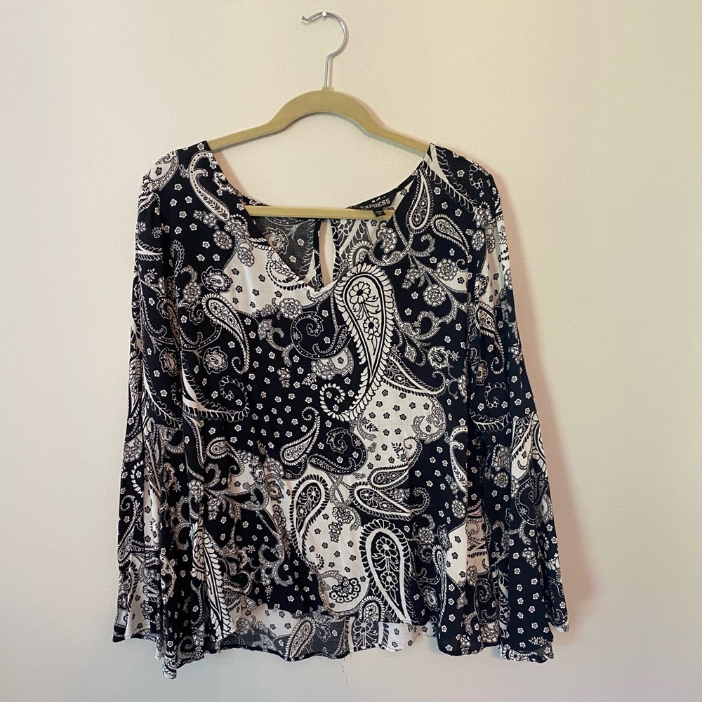 Express Black and White Top Large